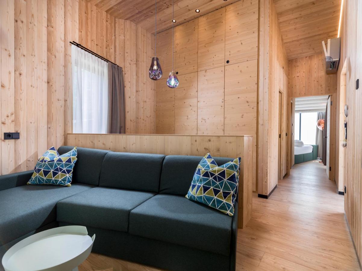 Skyview Chalets Am Camping Toblacher See Exteriör bild
