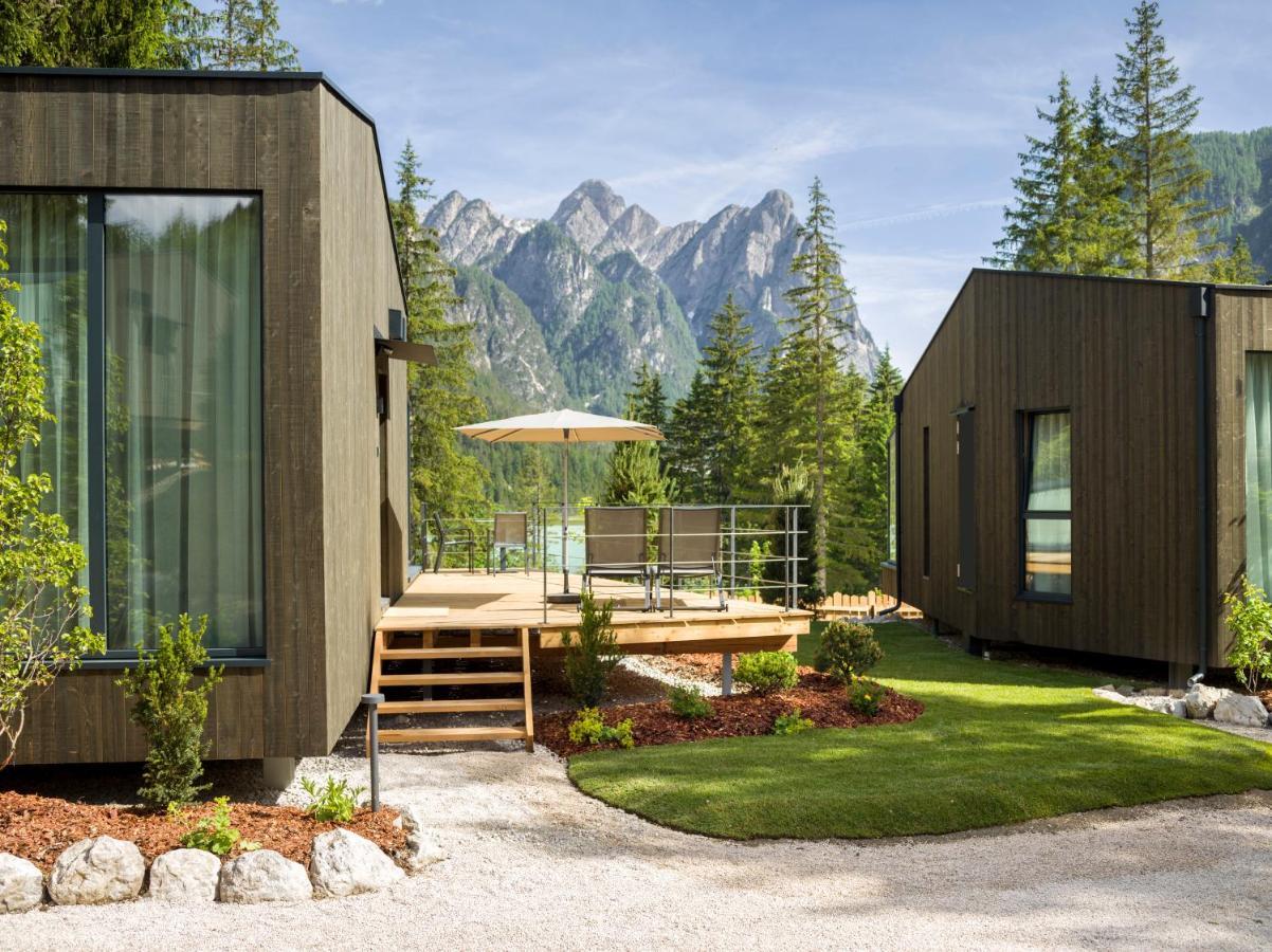 Skyview Chalets Am Camping Toblacher See Exteriör bild