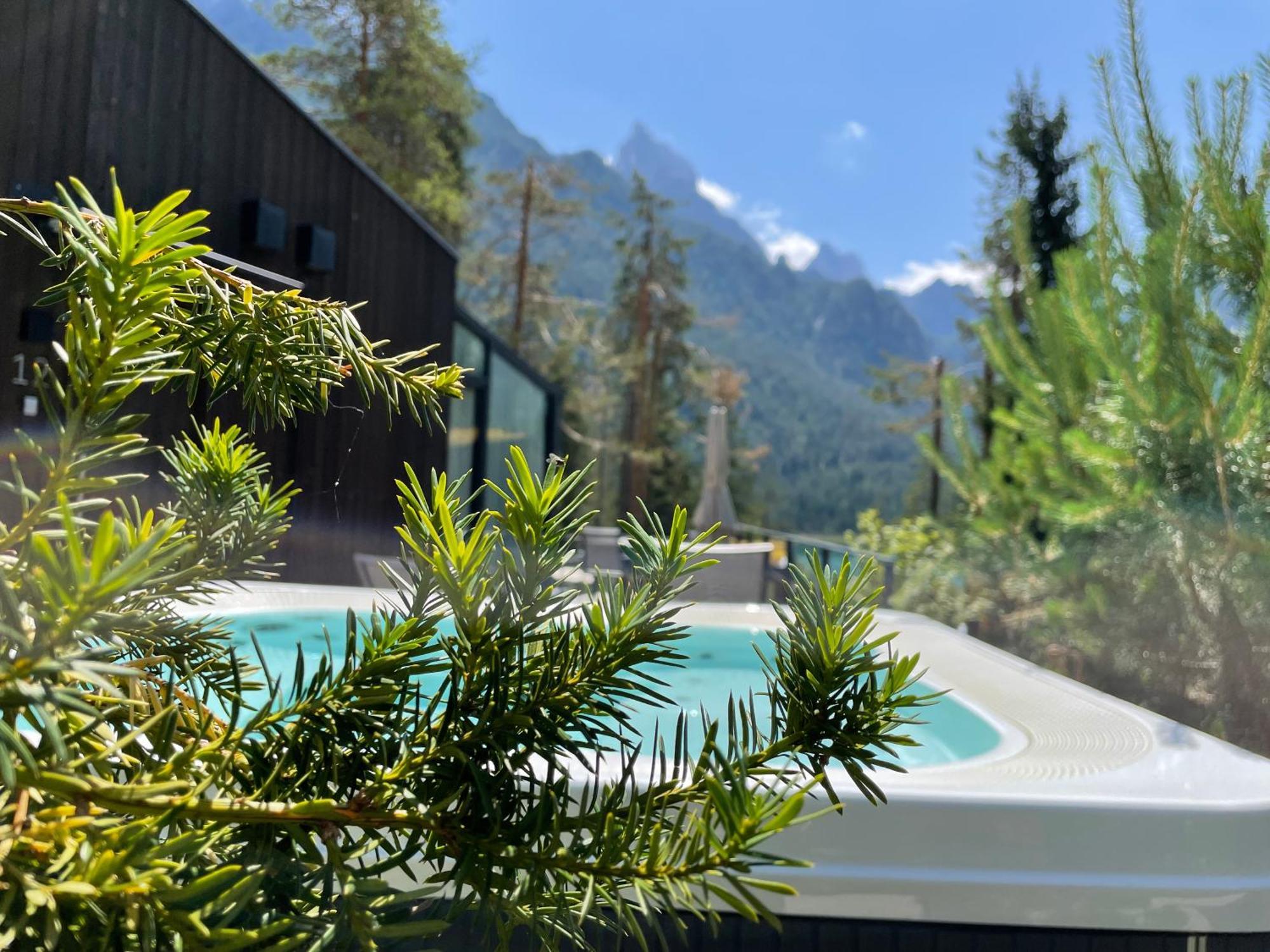 Skyview Chalets Am Camping Toblacher See Exteriör bild